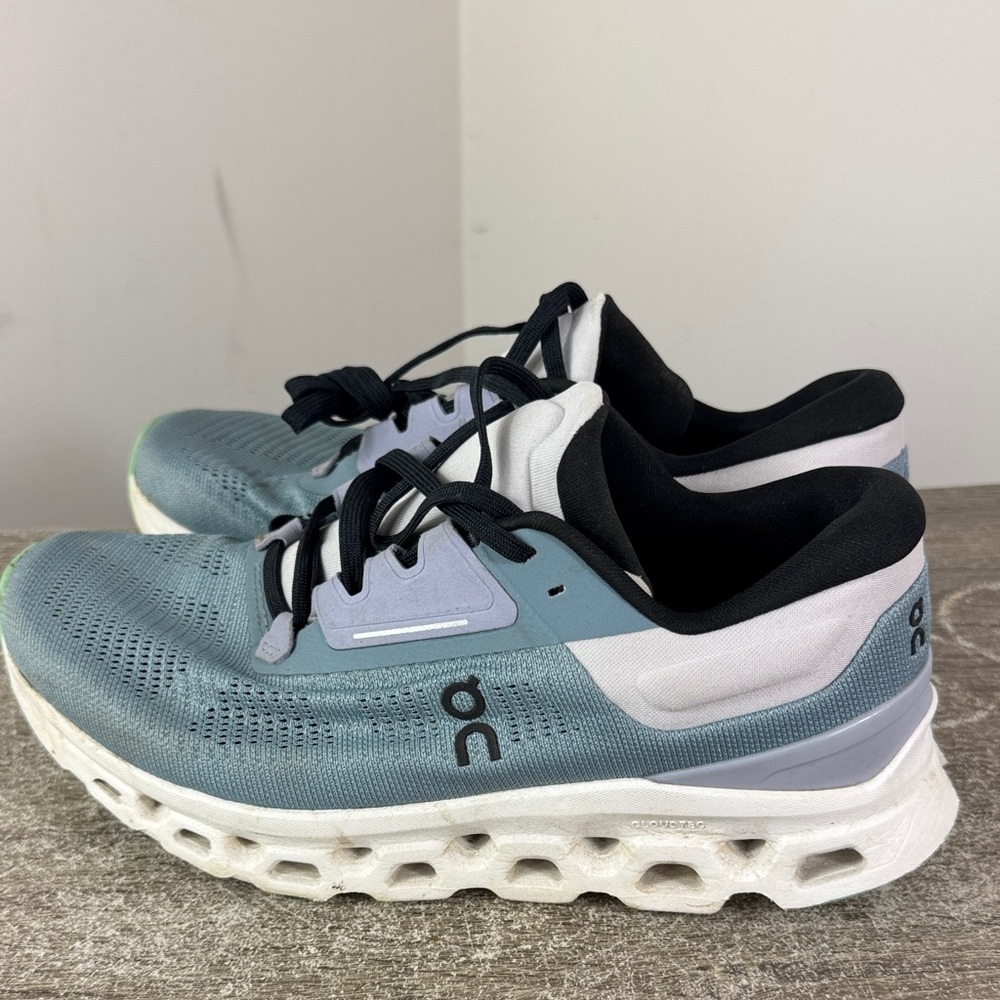 Oncloud cloudstratus size 8.5 women’s gym walk run shoe cloud